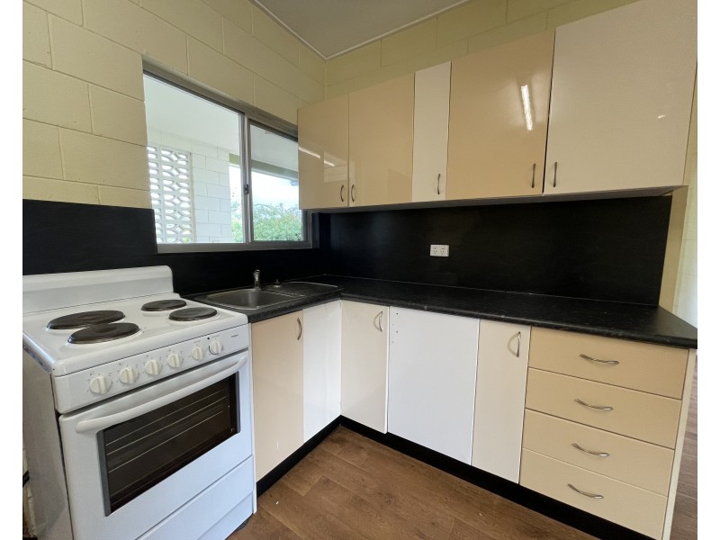 2/31 Martin Avenue, Mareeba QLD 4880