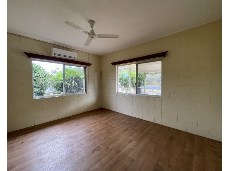 2/31 Martin Avenue, Mareeba QLD 4880