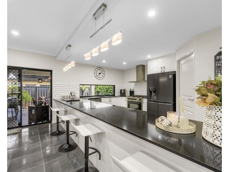 2 Curlew Close, Mareeba QLD 4880