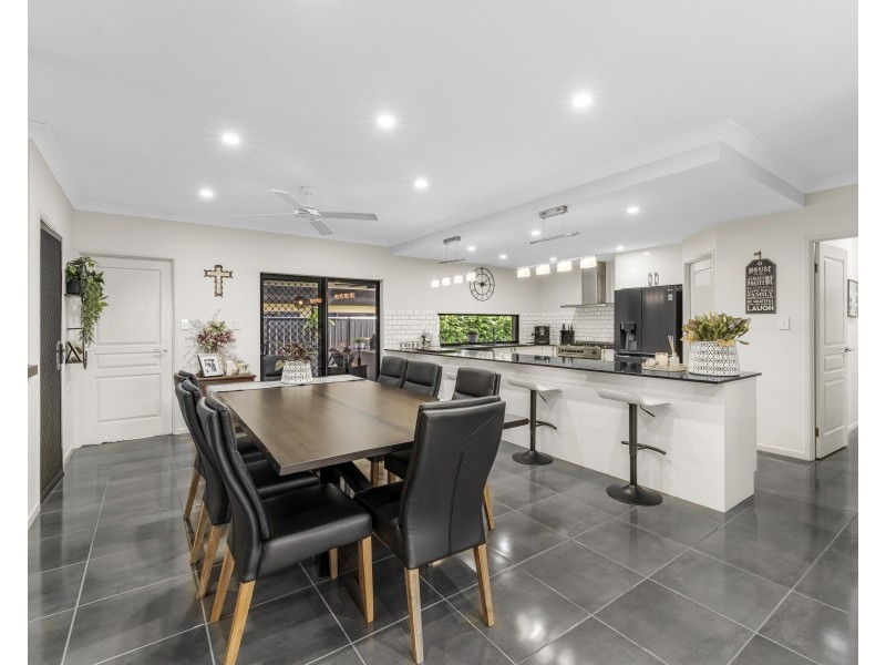 2 Curlew Close, Mareeba QLD 4880