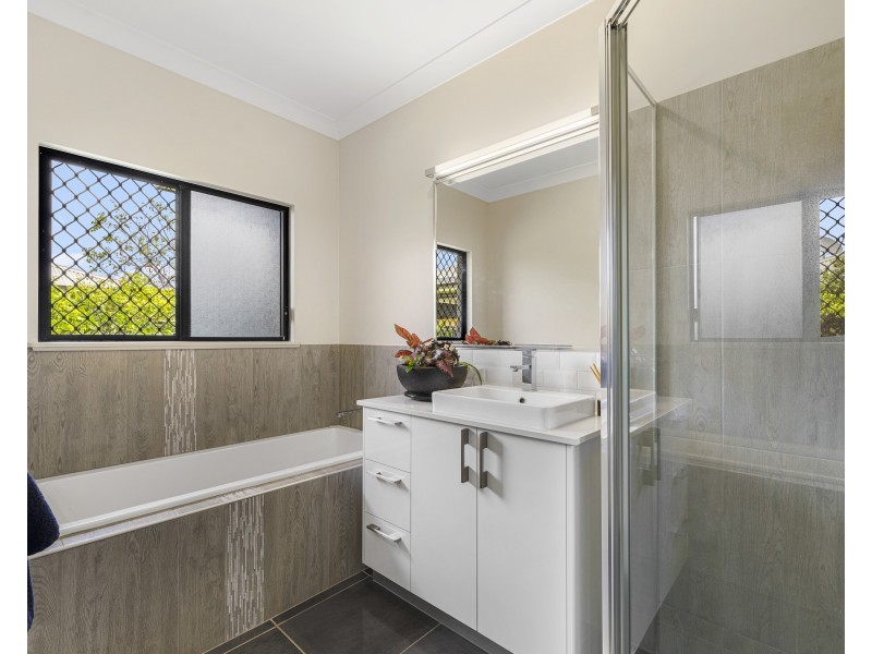 2 Curlew Close, Mareeba QLD 4880