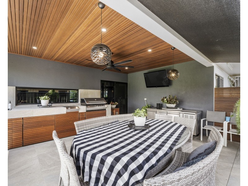 2 Curlew Close, Mareeba QLD 4880