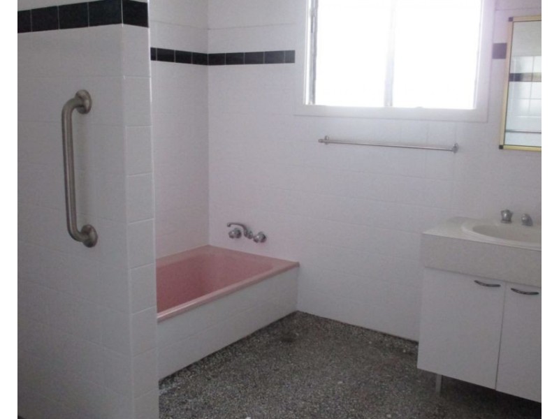 225 WALSH STREET, Mareeba QLD 4880