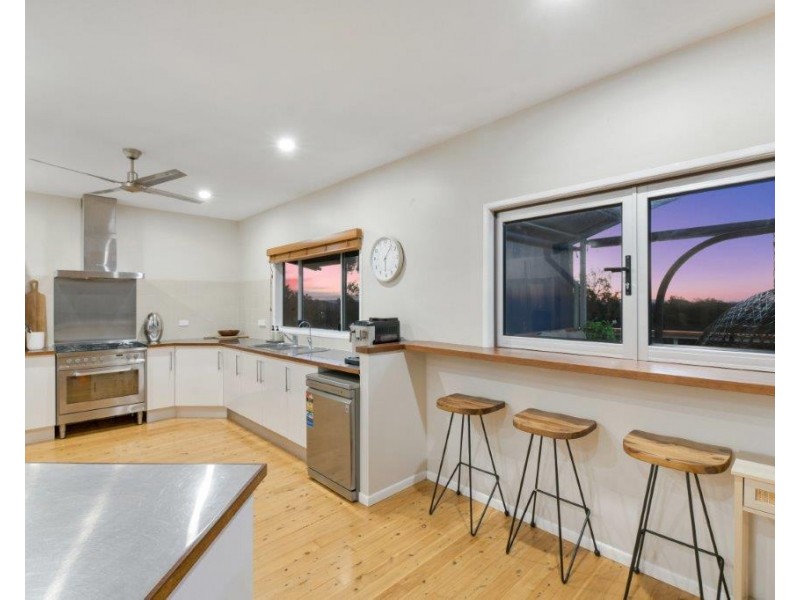 129 Coronet Drive, Mareeba QLD 4880