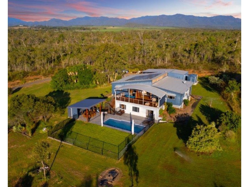 129 Coronet Drive, Mareeba QLD 4880