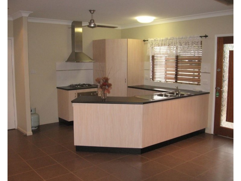 23 River Drive, Mareeba QLD 4880