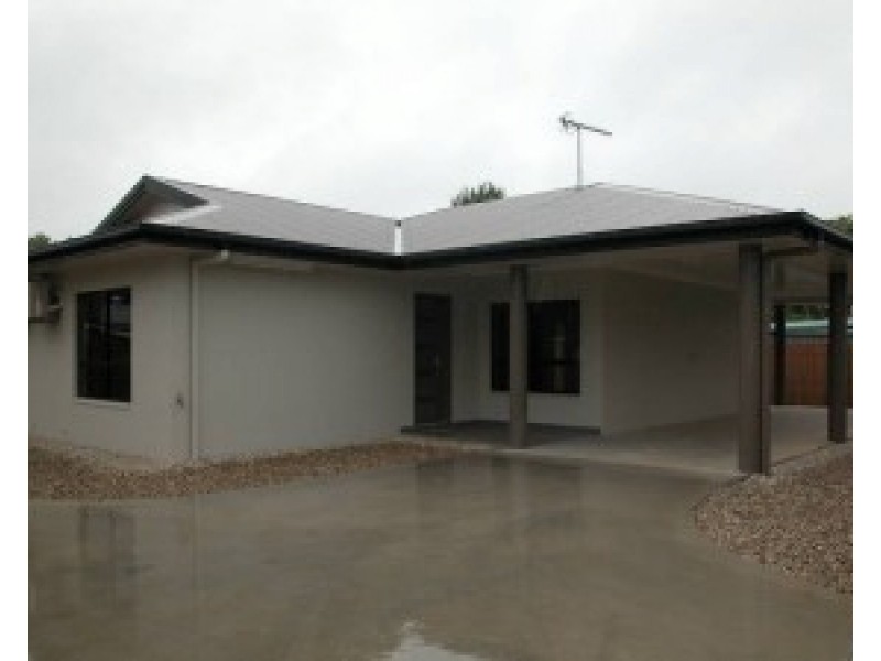 2/10 Peters Street, Mareeba QLD 4880