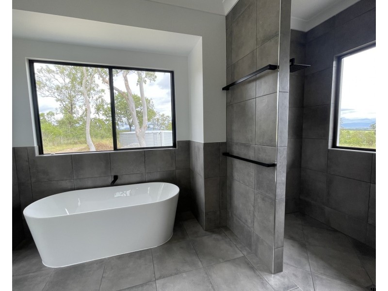 141 Coronet Drive, Mareeba QLD 4880