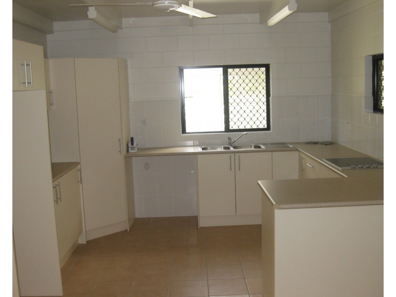 9 Walsh Street, Mareeba QLD 4880