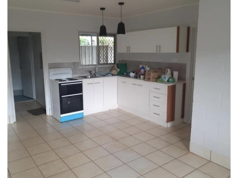 2/5 Adams Street, Mareeba QLD 4880