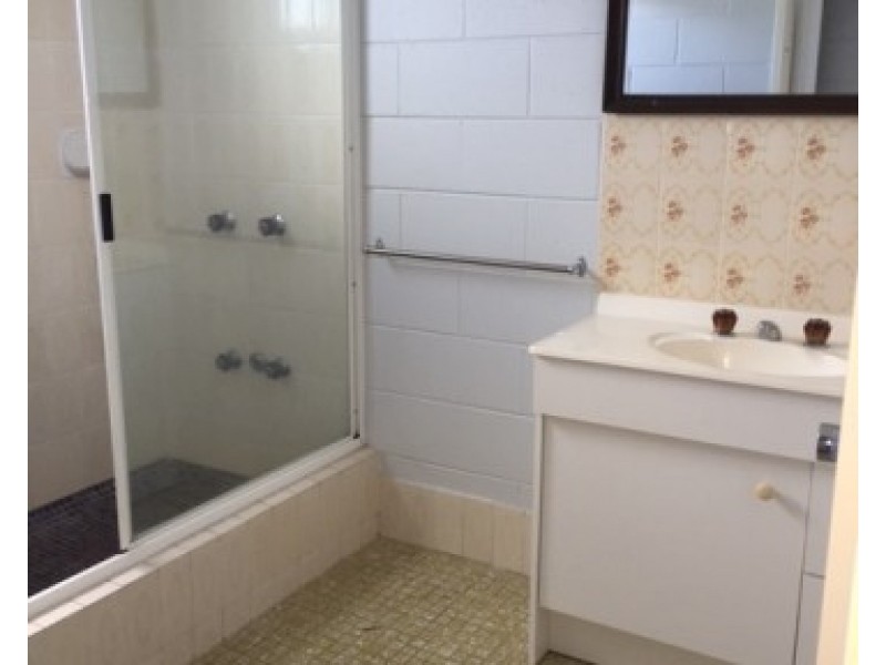 2/2 Middlemiss Street, Mareeba QLD 4880