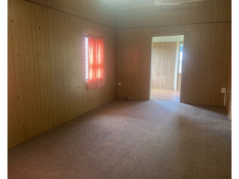 100 Walsh Street, Mareeba QLD 4880