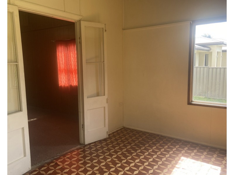 100 Walsh Street, Mareeba QLD 4880