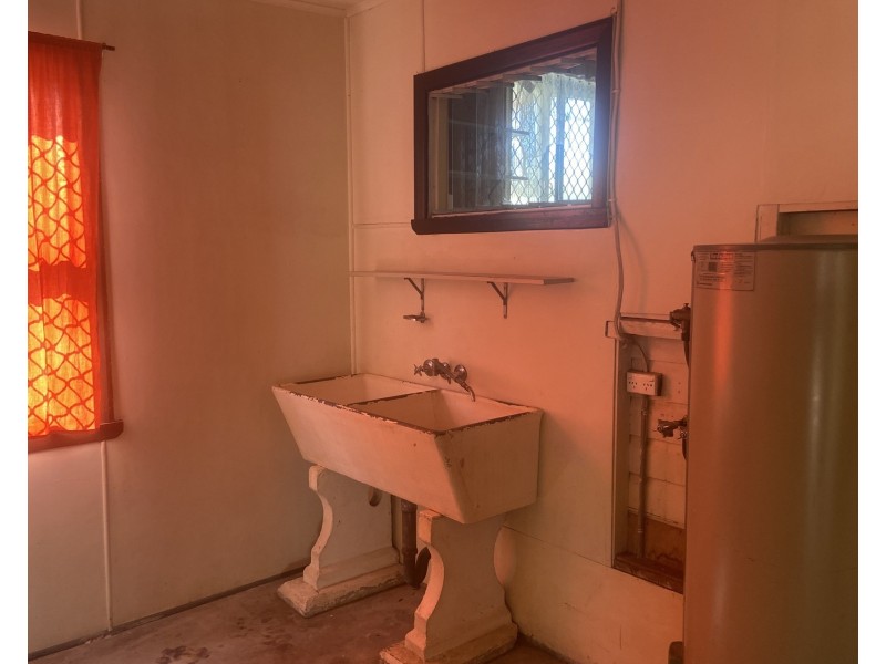 100 Walsh Street, Mareeba QLD 4880