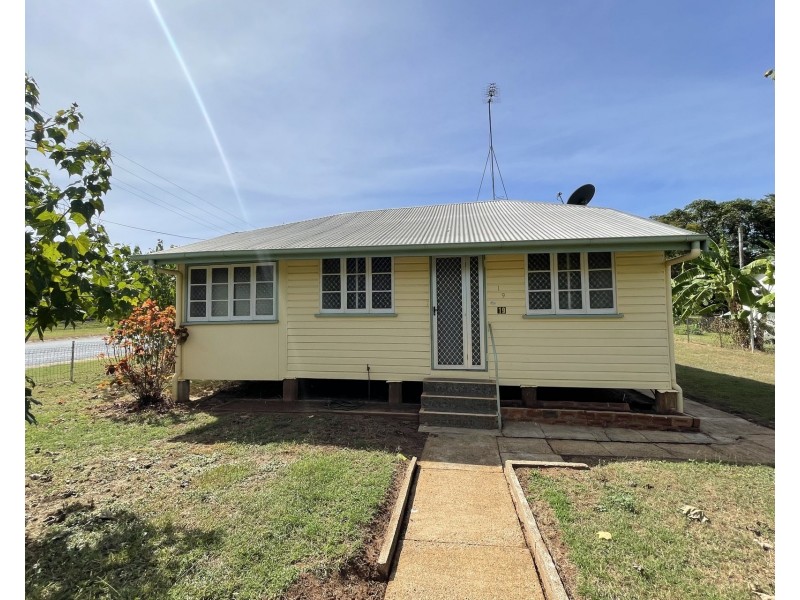 19 Mason Street, Mareeba QLD 4880