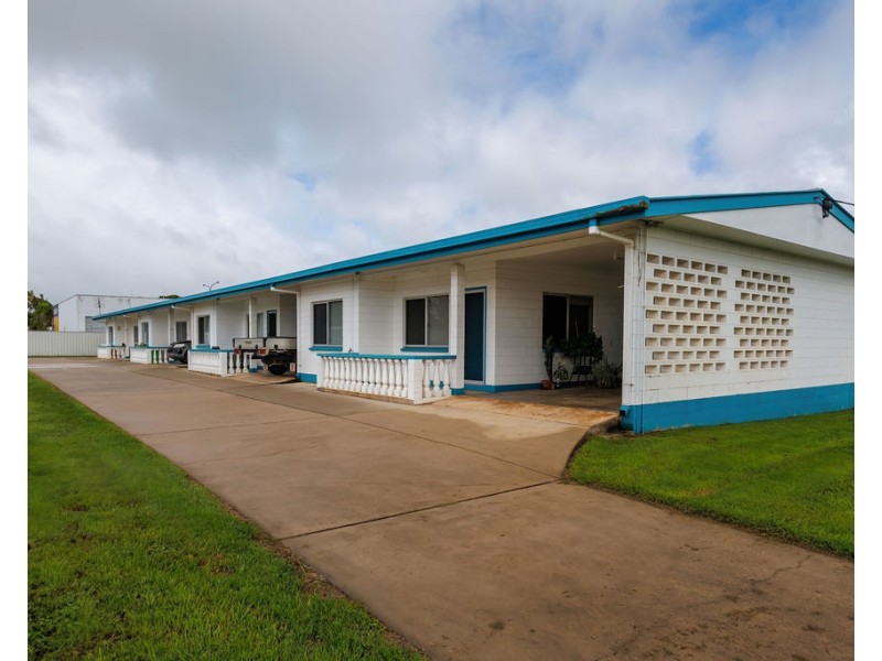 114  Walsh Street, Mareeba QLD 4880