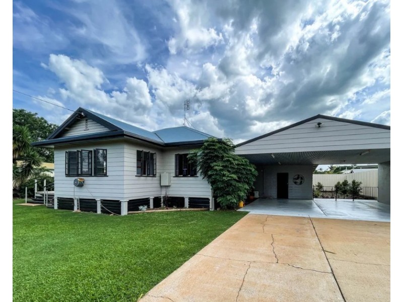 2 Dowie Street, Mareeba QLD 4880