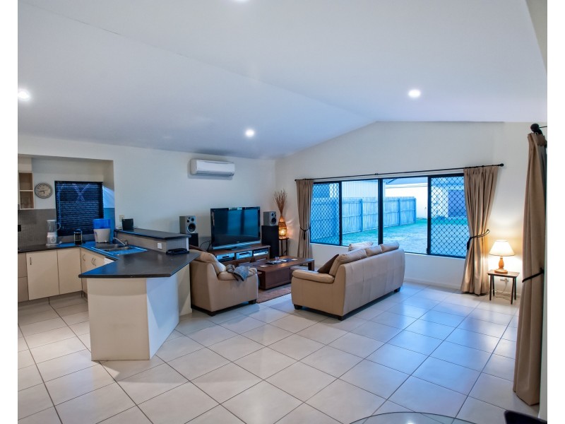 8 Maria Close, Mareeba QLD 4880