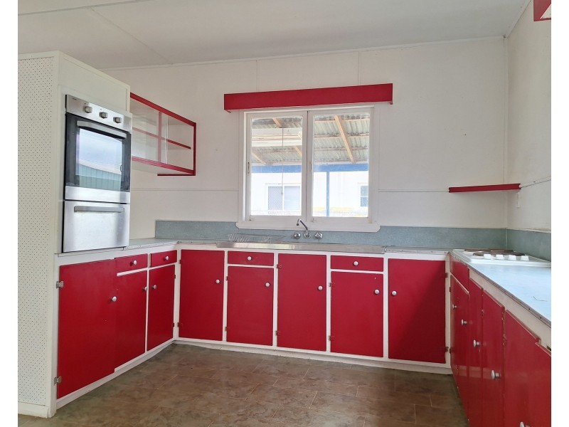 Walsh Street, Mareeba QLD 4880