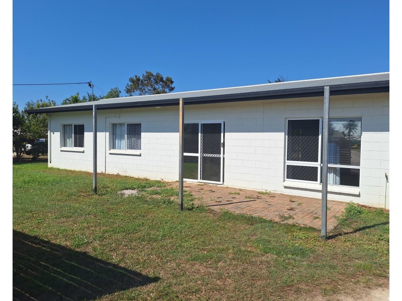 Ferretti Close, Mareeba QLD 4880