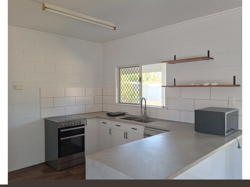 Ferretti Close, Mareeba QLD 4880
