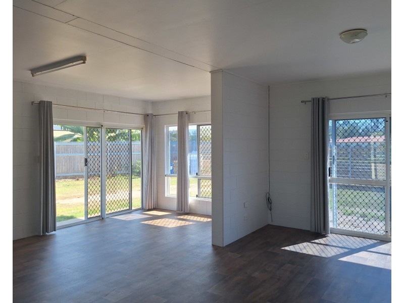Ferretti Close, Mareeba QLD 4880