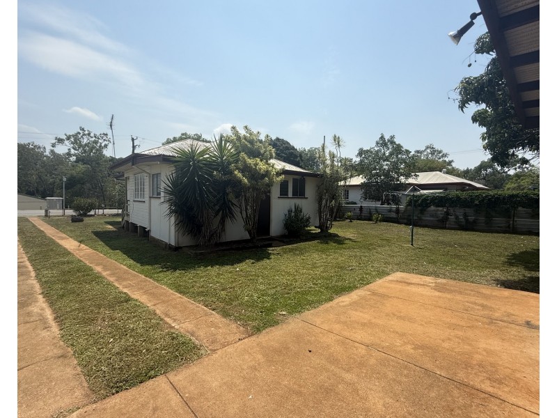 42 Abbott Street, Mareeba QLD 4880