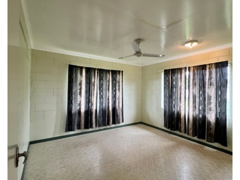 2/73 Vaughan, Mareeba QLD 4880