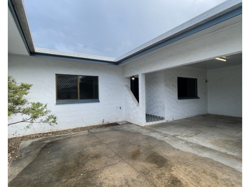 2/118 Walsh Street, Mareeba QLD 4880