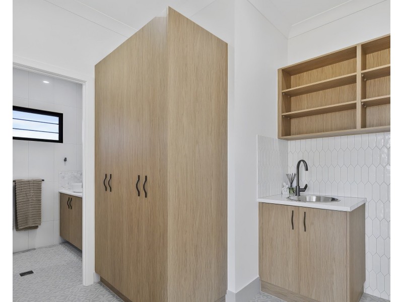 24 Emerald End Road, Mareeba QLD 4880