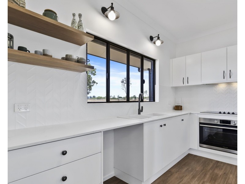 24 Emerald End Road, Mareeba QLD 4880