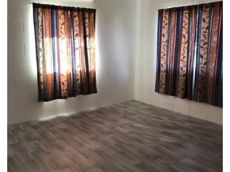 2/16 Peters Street, Mareeba QLD 4880