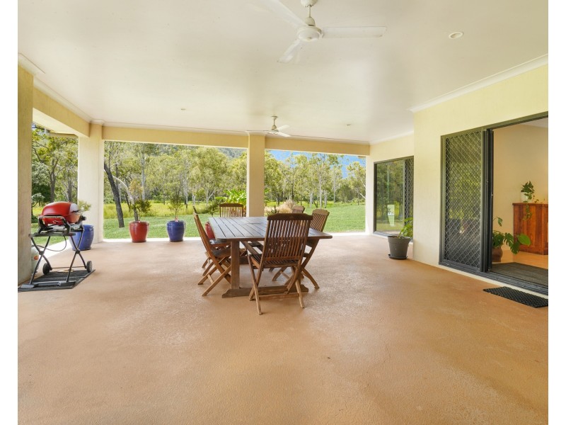9 Oaky Valley Avenue, Mutchilba QLD 4872