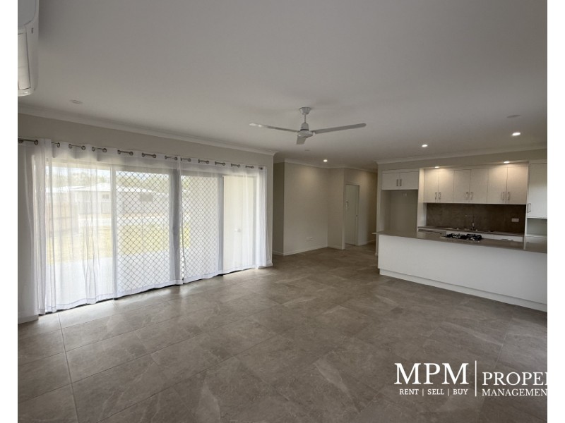 27 Summer Street, Mareeba QLD 4880