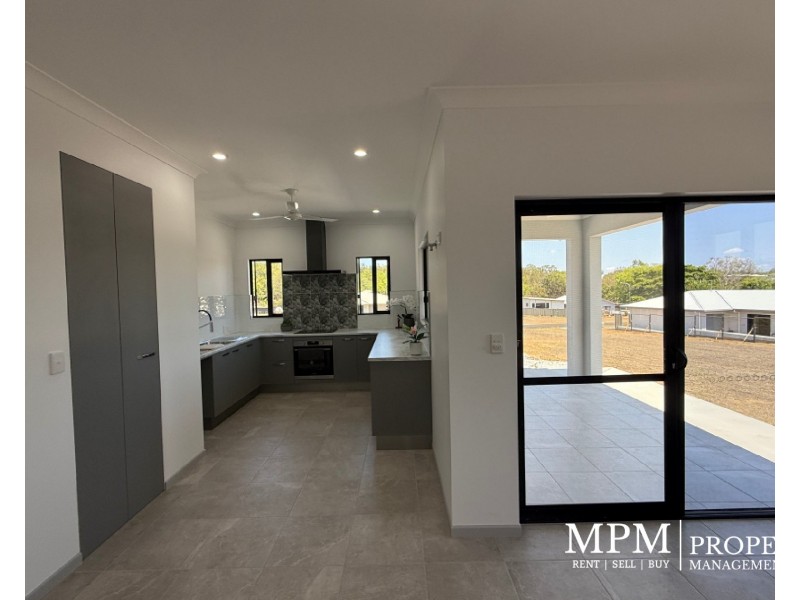 1 Kevin Court, Mareeba QLD 4880