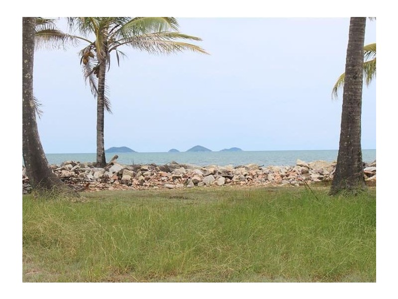 909/24 Taylor Street, Tully Heads QLD 4854