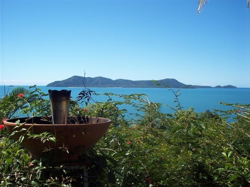 2/21 Explorers Drive, South Mission Beach QLD 4852