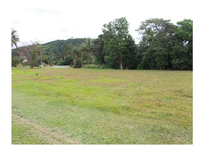 32 Wongaling Beach Road, Wongaling Beach QLD 4852