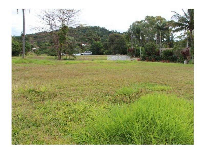 32 Wongaling Beach Road, Wongaling Beach QLD 4852