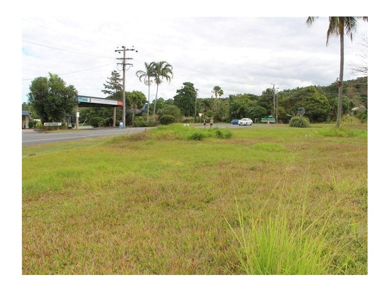 32 Wongaling Beach Road, Wongaling Beach QLD 4852