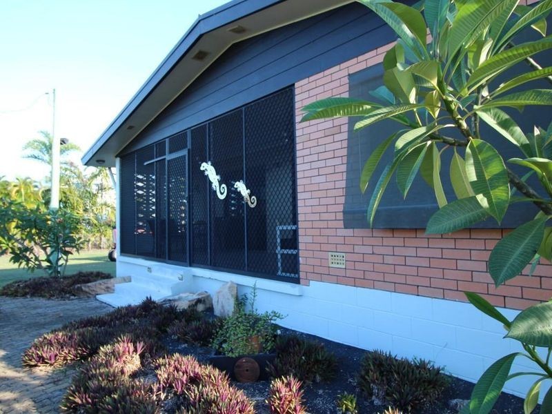 27 Hawthorne Drive, Kurrimine Beach QLD 4871