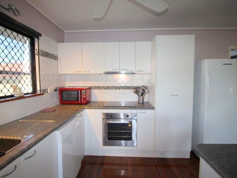27 Hawthorne Drive, Kurrimine Beach QLD 4871