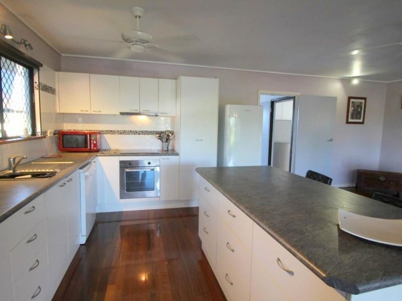 27 Hawthorne Drive, Kurrimine Beach QLD 4871