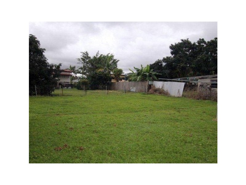 11 Thurles Street, Tully QLD 4854
