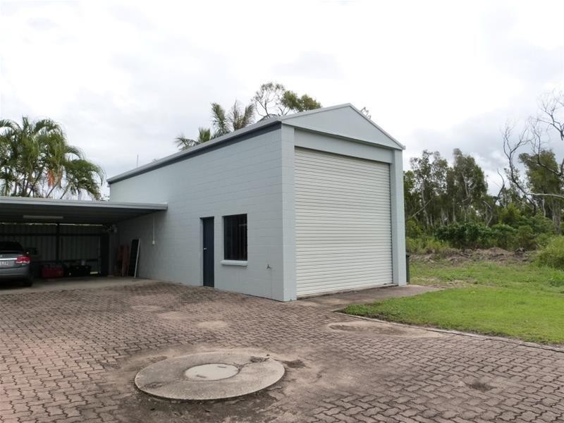 1 – 3/117  Taylor Street Tully heads, Tully Heads QLD 4854