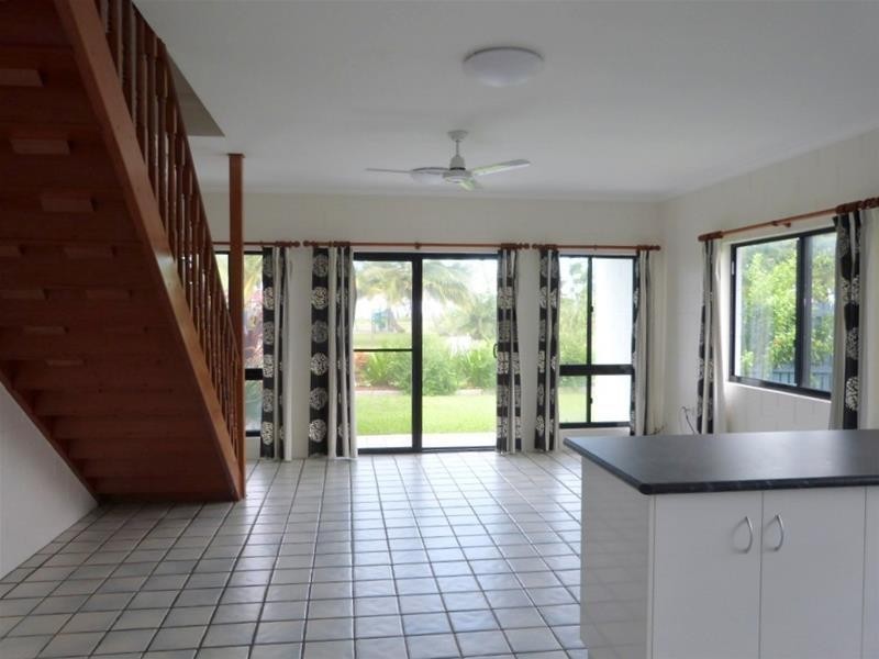 1 – 3/117  Taylor Street Tully heads, Tully Heads QLD 4854