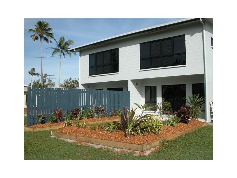 1 – 3/117  Taylor Street Tully heads, Tully Heads QLD 4854