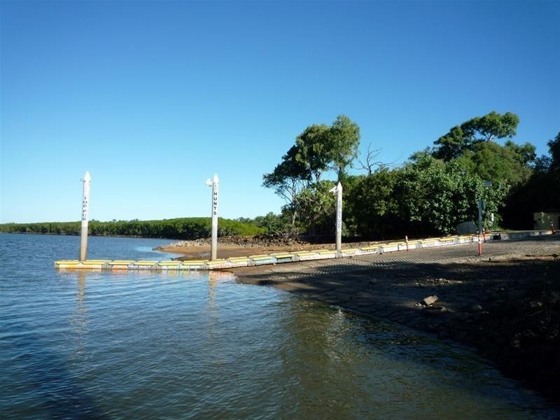 1 – 3/117  Taylor Street Tully heads, Tully Heads QLD 4854