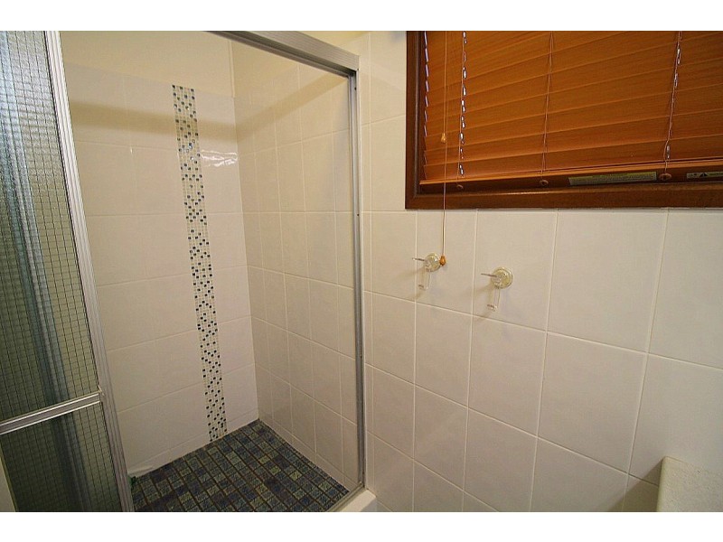 10 Hielscher Street, Tully QLD 4854