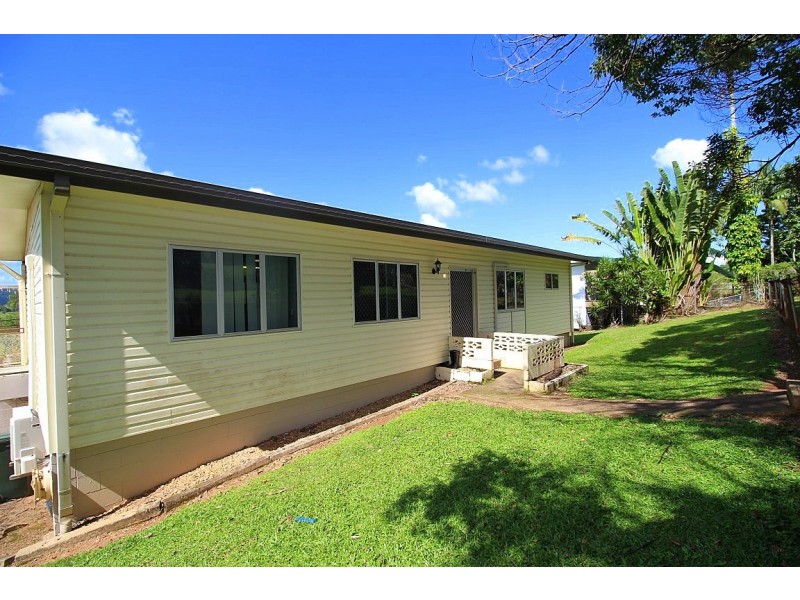 10 Hielscher Street, Tully QLD 4854